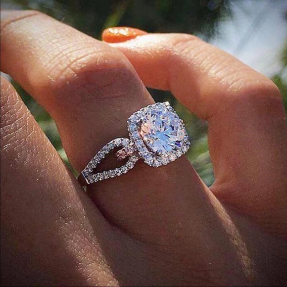 Lovely💕Round Cut White Sapphire 925 Silver Ring - Picture 2 of 3